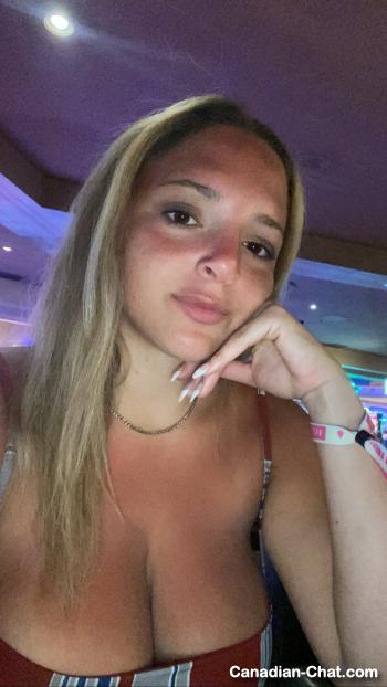 lauri12 - date a Canadian, 100% free lauri12